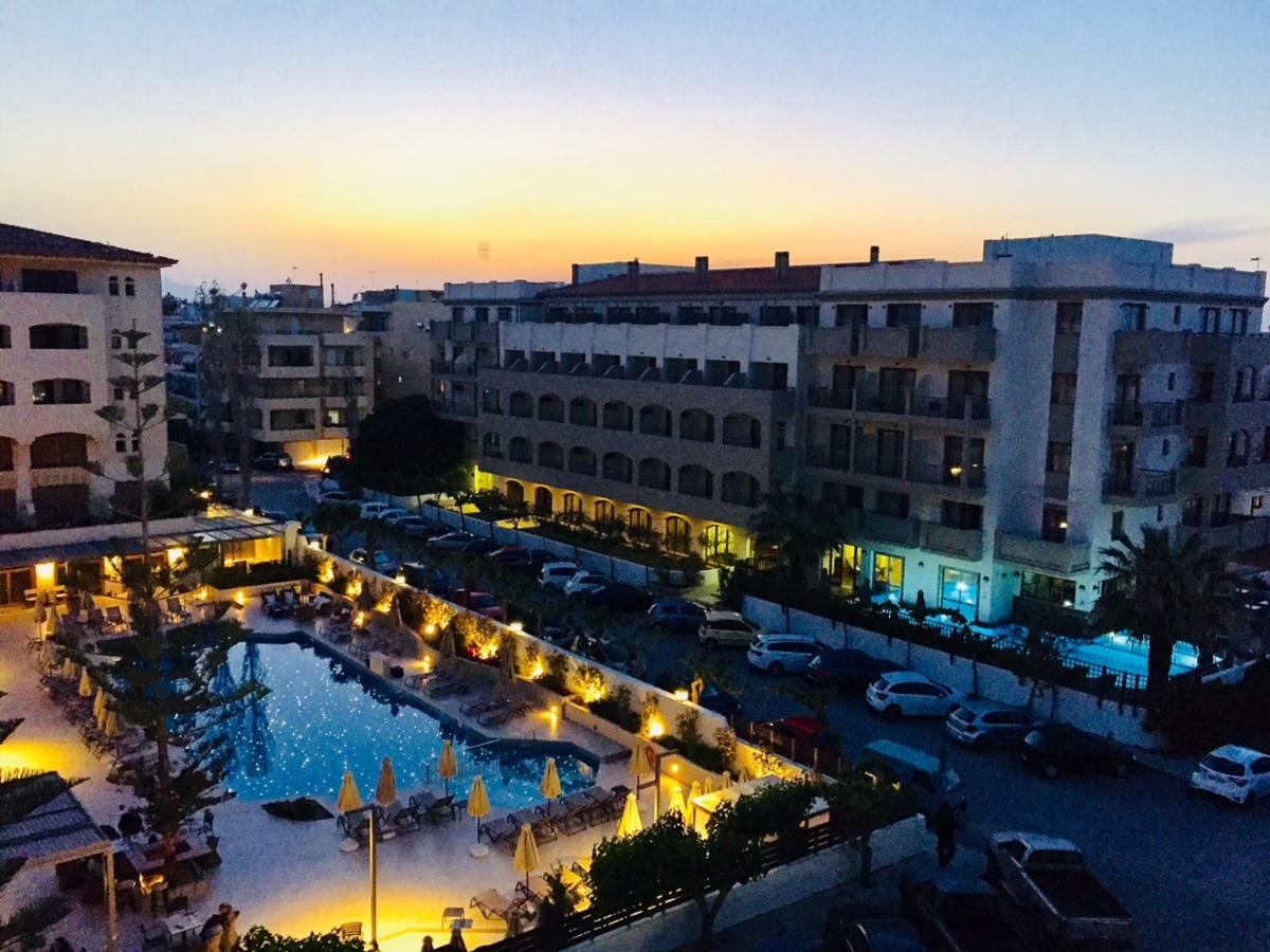 Sol & Mare - Beach Front Rethymno Exteriör bild