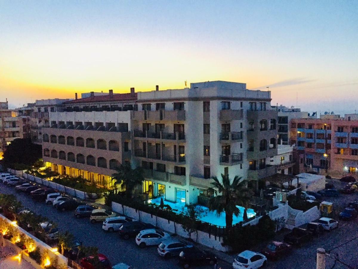 Sol & Mare - Beach Front Rethymno Exteriör bild